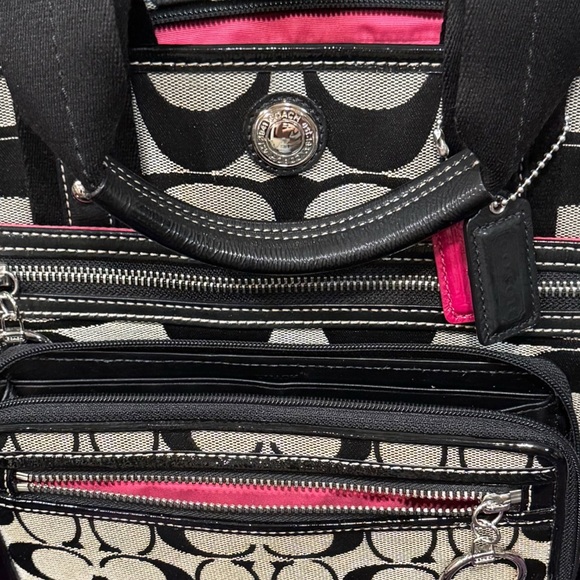 Coach Black and Cream Signature Tote - Picture 3 of 15